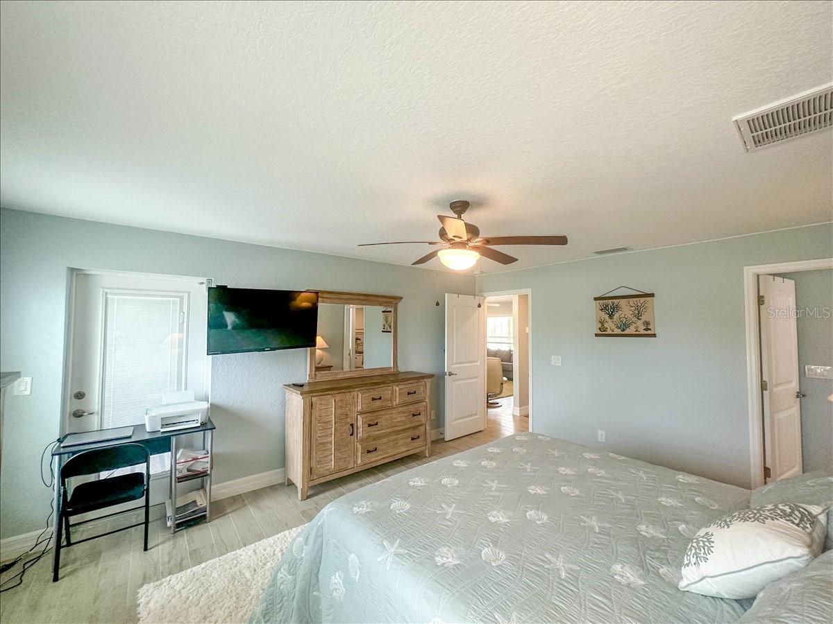 Image 19 of 33 For 11707 Willmington Boulevard