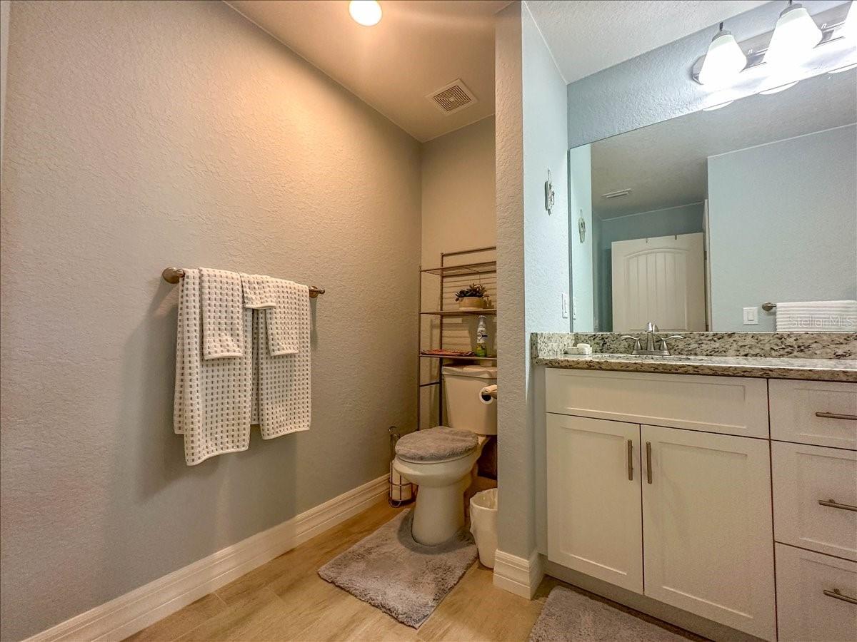 Image 21 of 33 For 11707 Willmington Boulevard