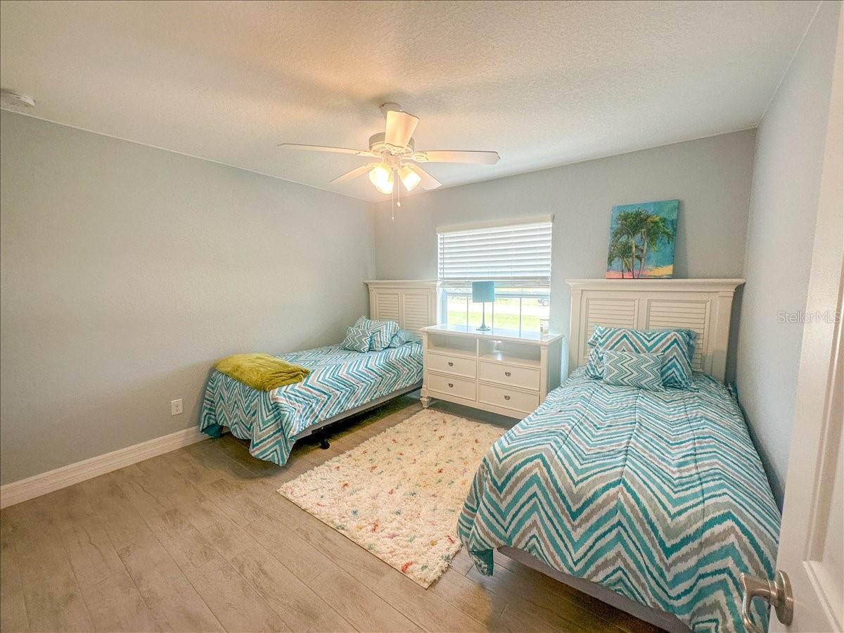 Image 23 of 33 For 11707 Willmington Boulevard