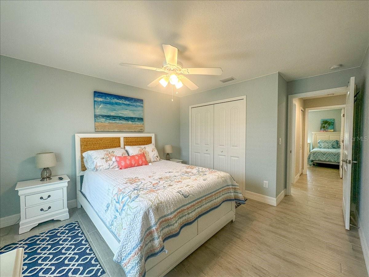 Image 27 of 33 For 11707 Willmington Boulevard