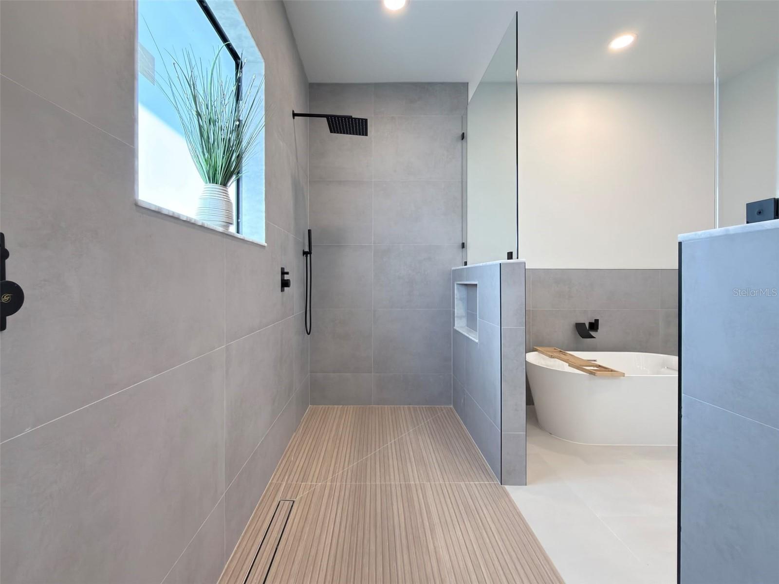 Image 12 of 49 For 14671 Lillian Circle