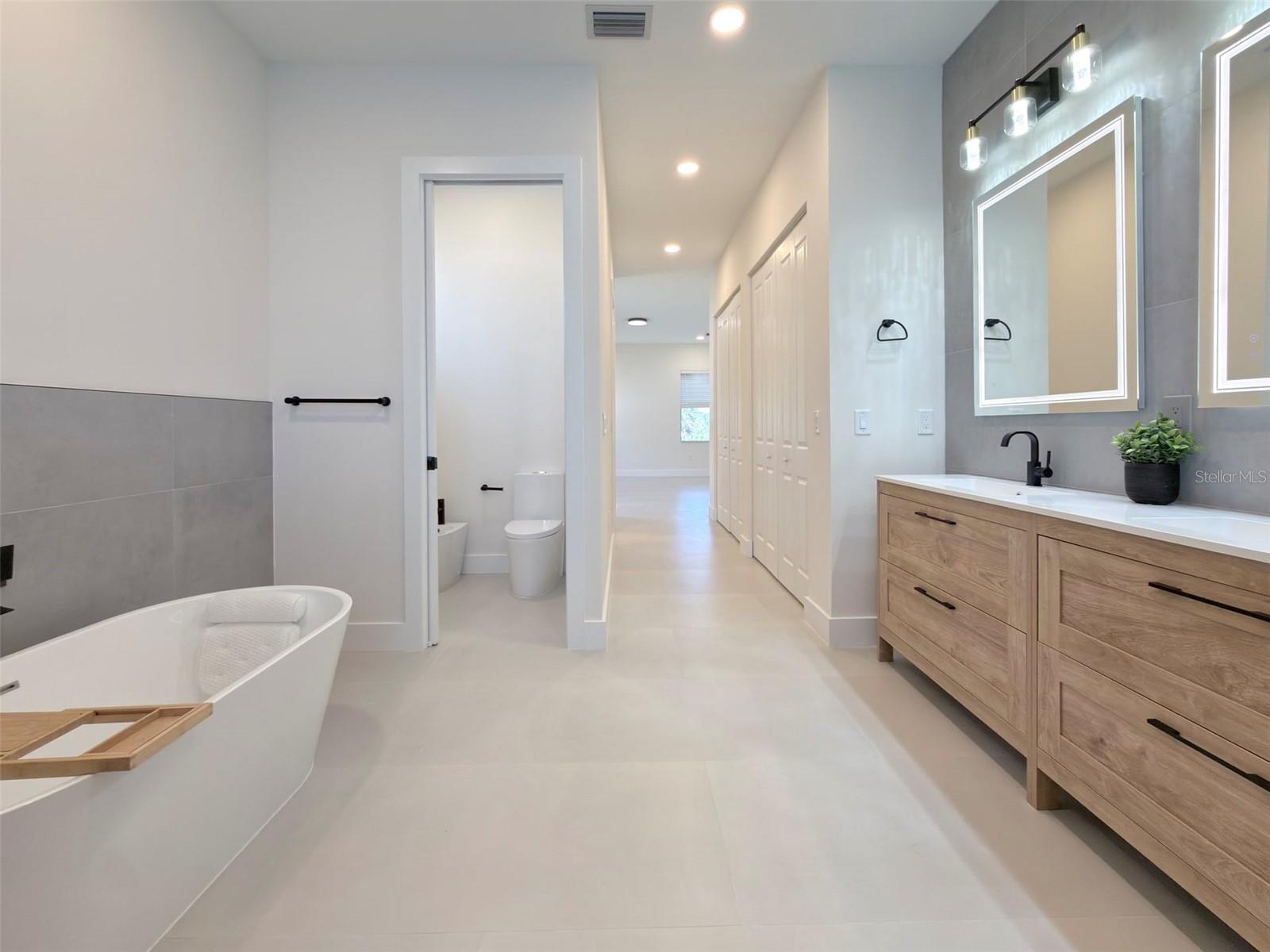 Image 13 of 49 For 14671 Lillian Circle