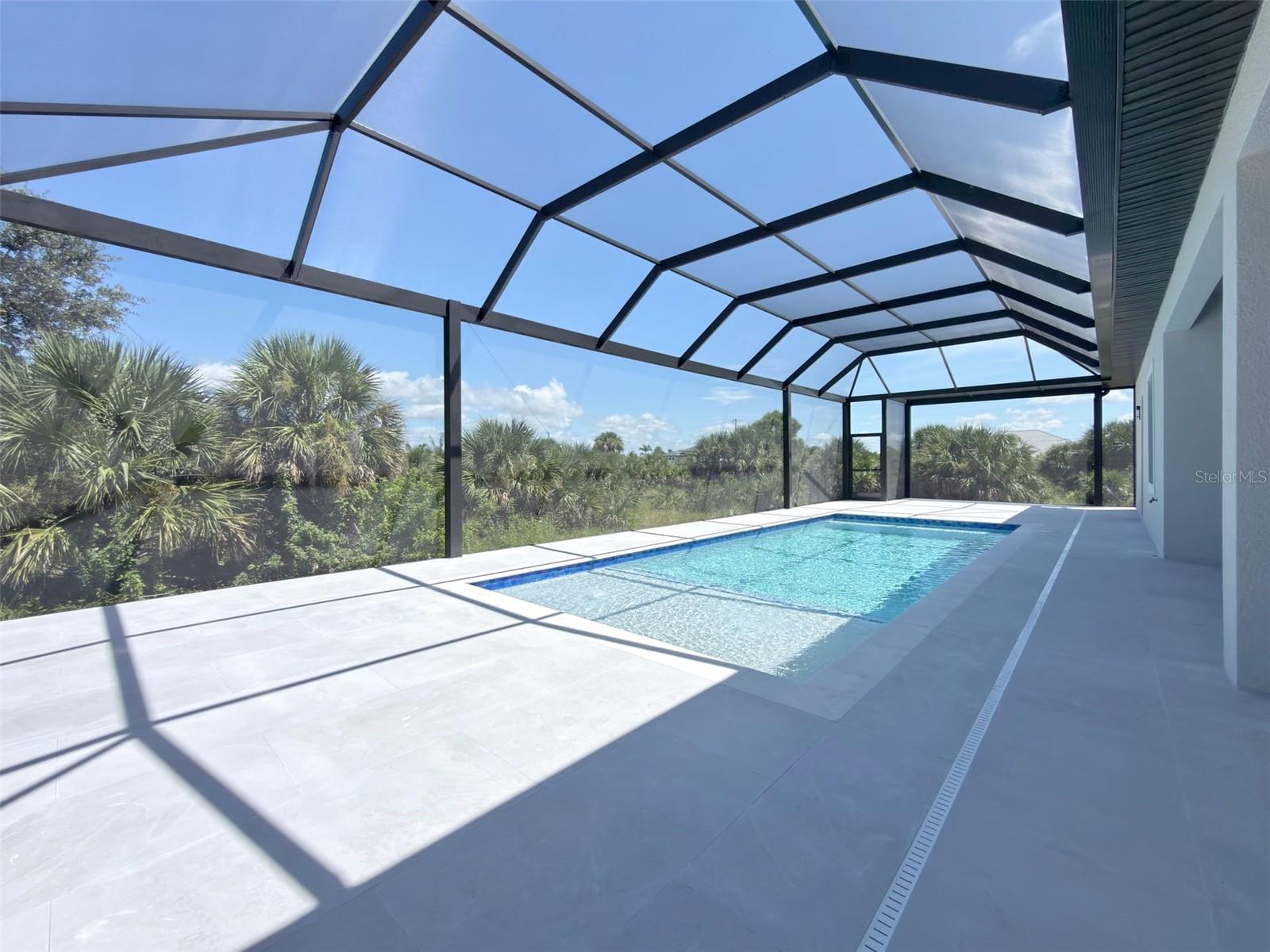 Image 19 of 49 For 14671 Lillian Circle