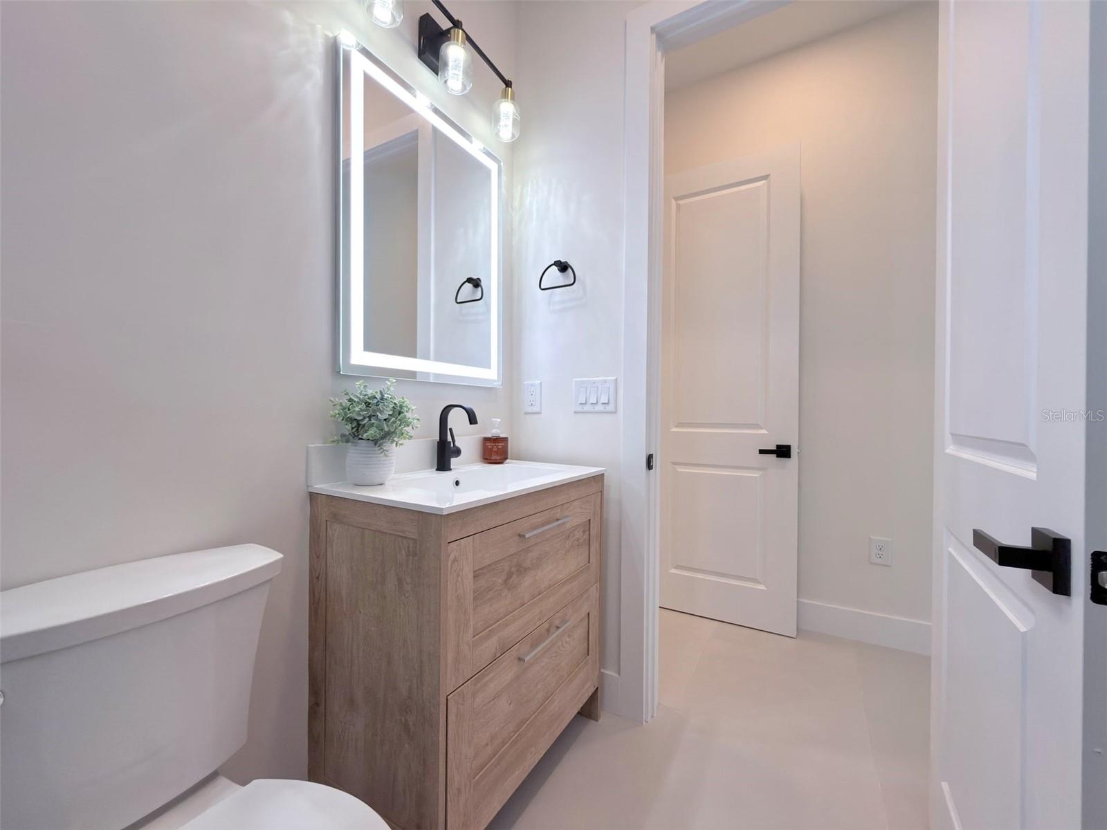 Image 29 of 49 For 14671 Lillian Circle