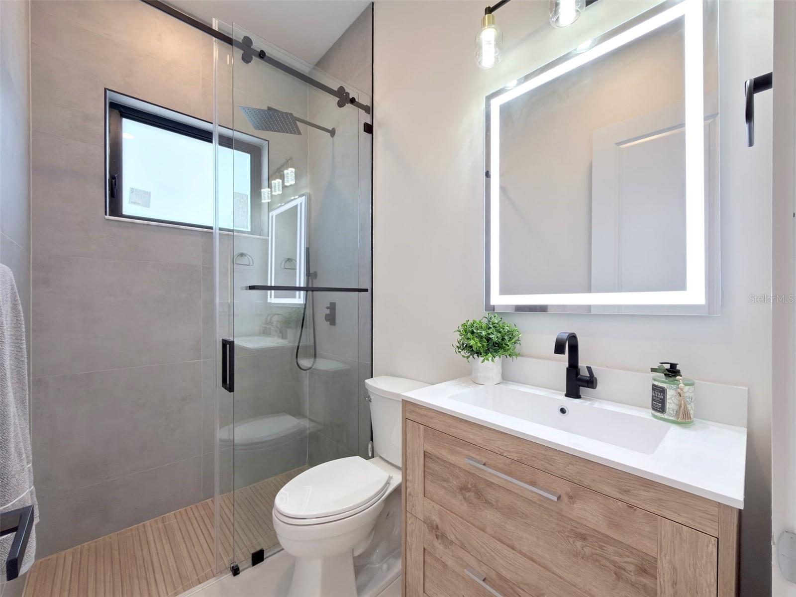 Image 31 of 49 For 14671 Lillian Circle