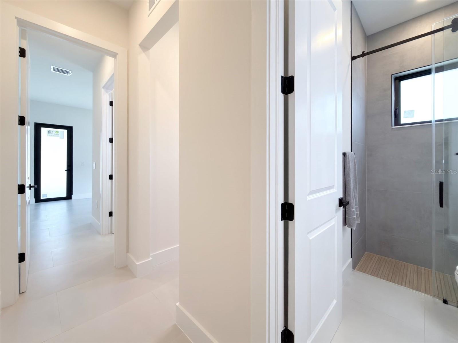 Image 32 of 49 For 14671 Lillian Circle