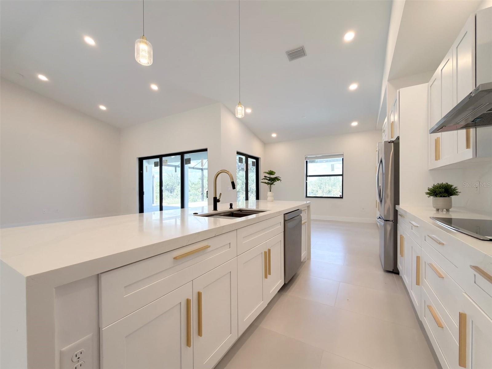 Image 46 of 49 For 14671 Lillian Circle