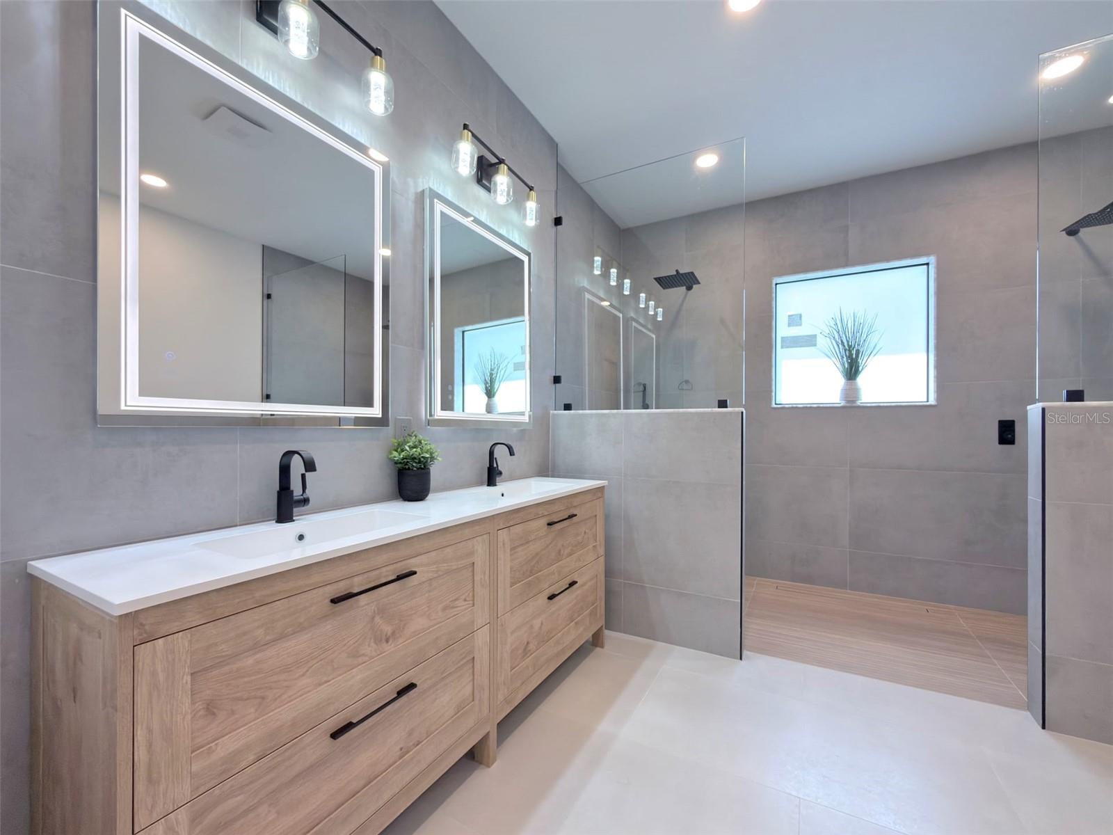 Image 6 of 49 For 14671 Lillian Circle