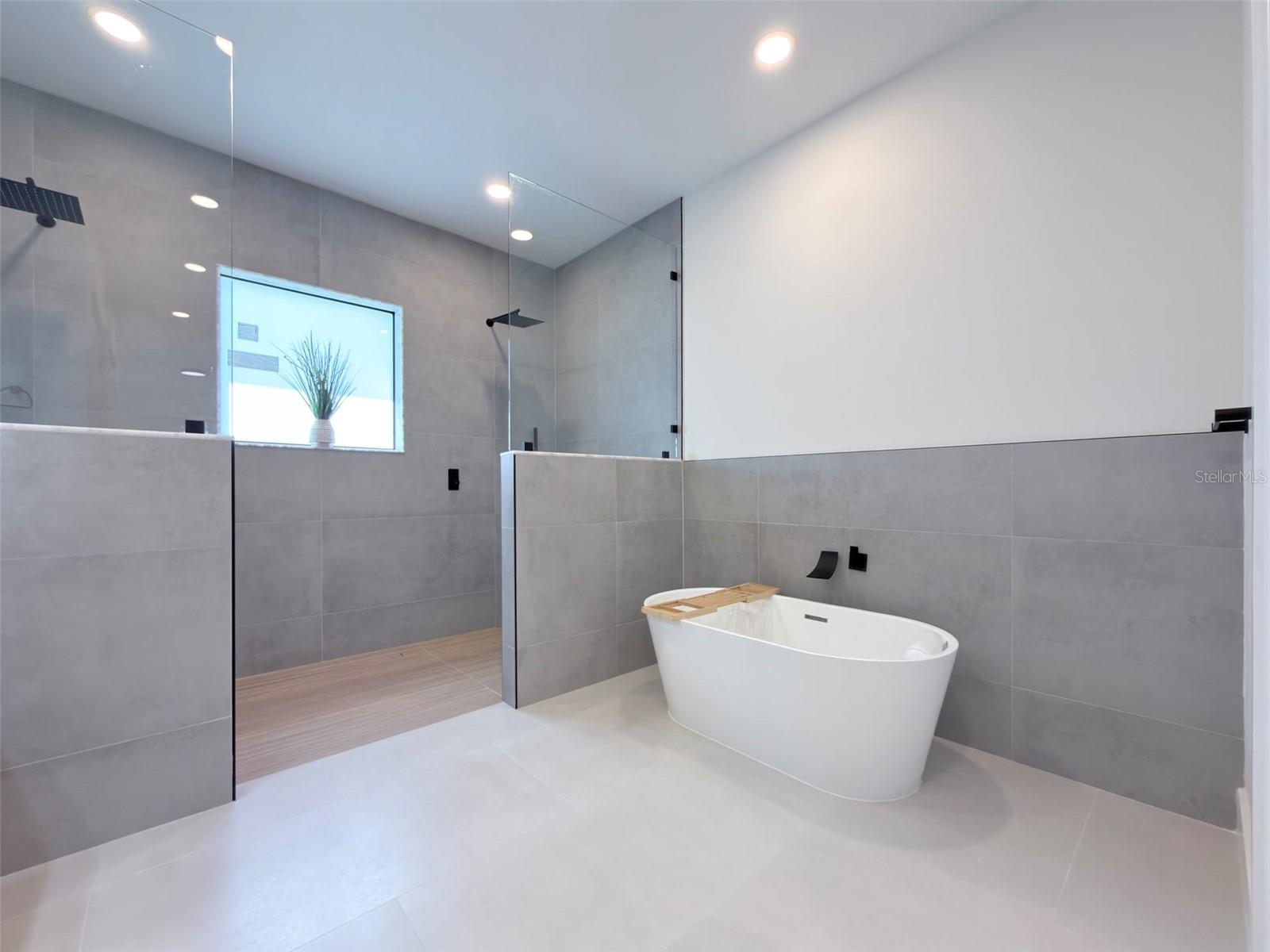 Image 8 of 49 For 14671 Lillian Circle