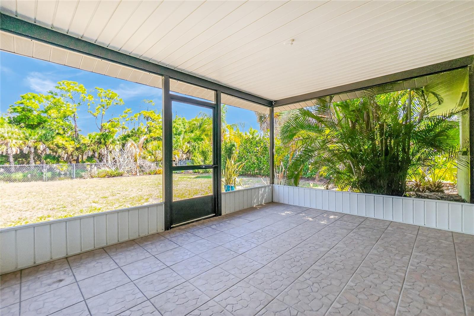 Image 13 of 43 For 9406 Prospect Avenue