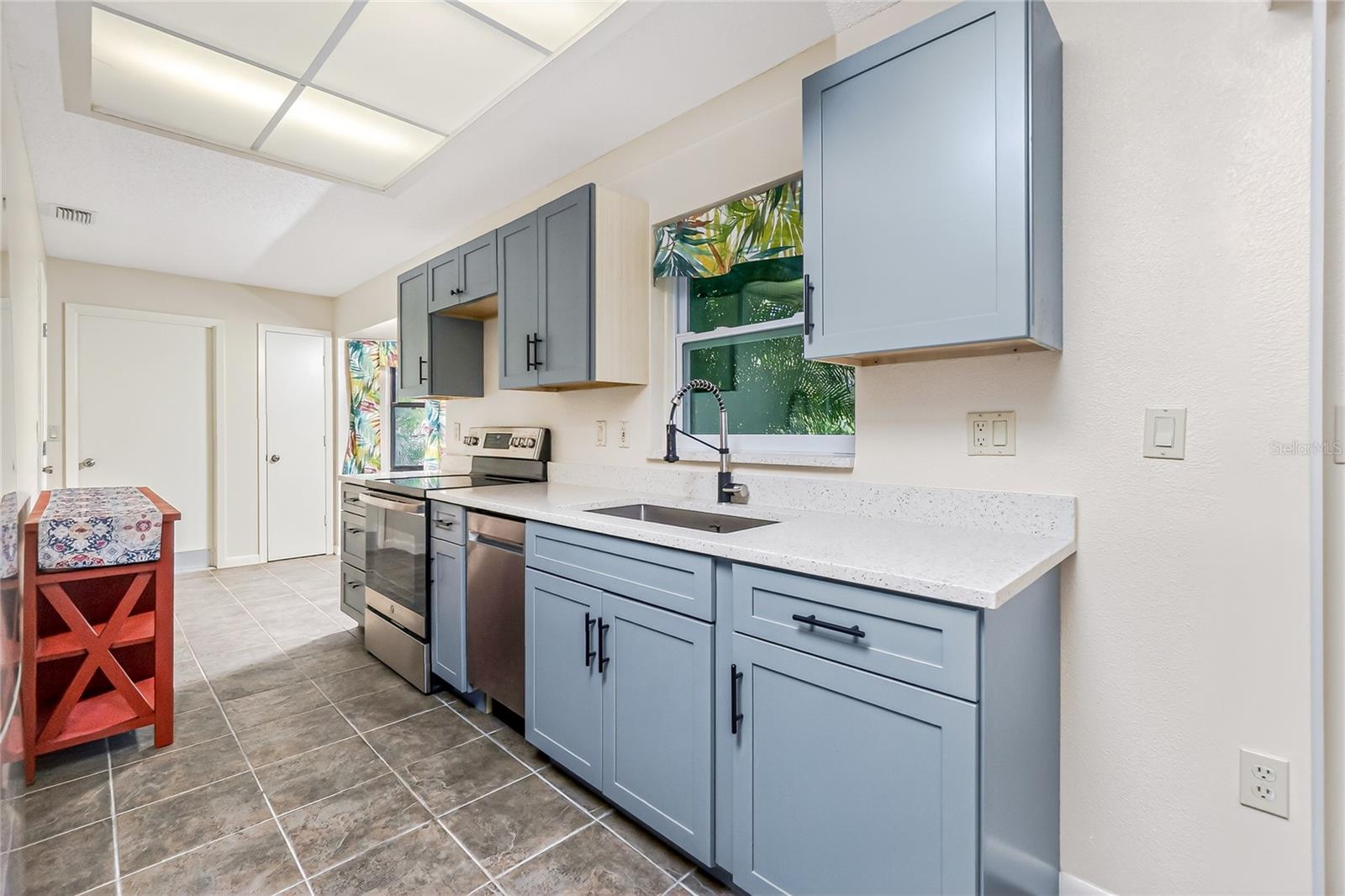 Image 16 of 43 For 9406 Prospect Avenue