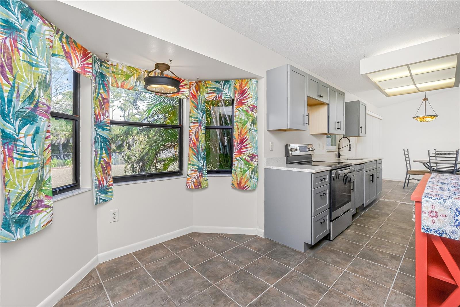 Image 18 of 43 For 9406 Prospect Avenue