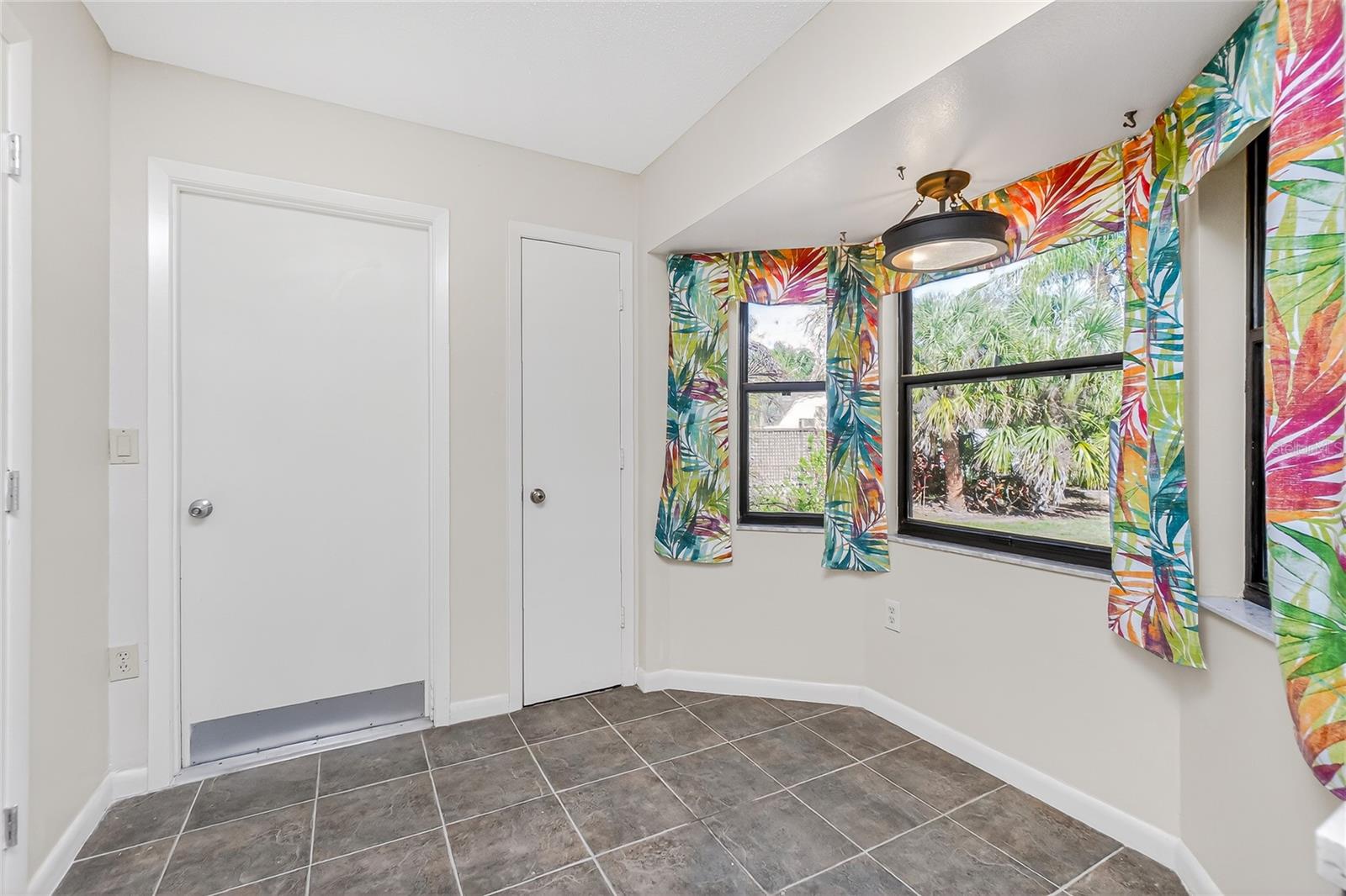 Image 19 of 43 For 9406 Prospect Avenue