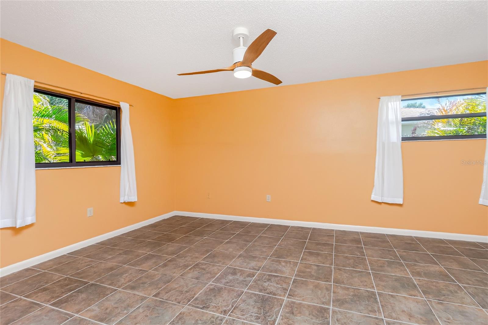 Image 22 of 43 For 9406 Prospect Avenue