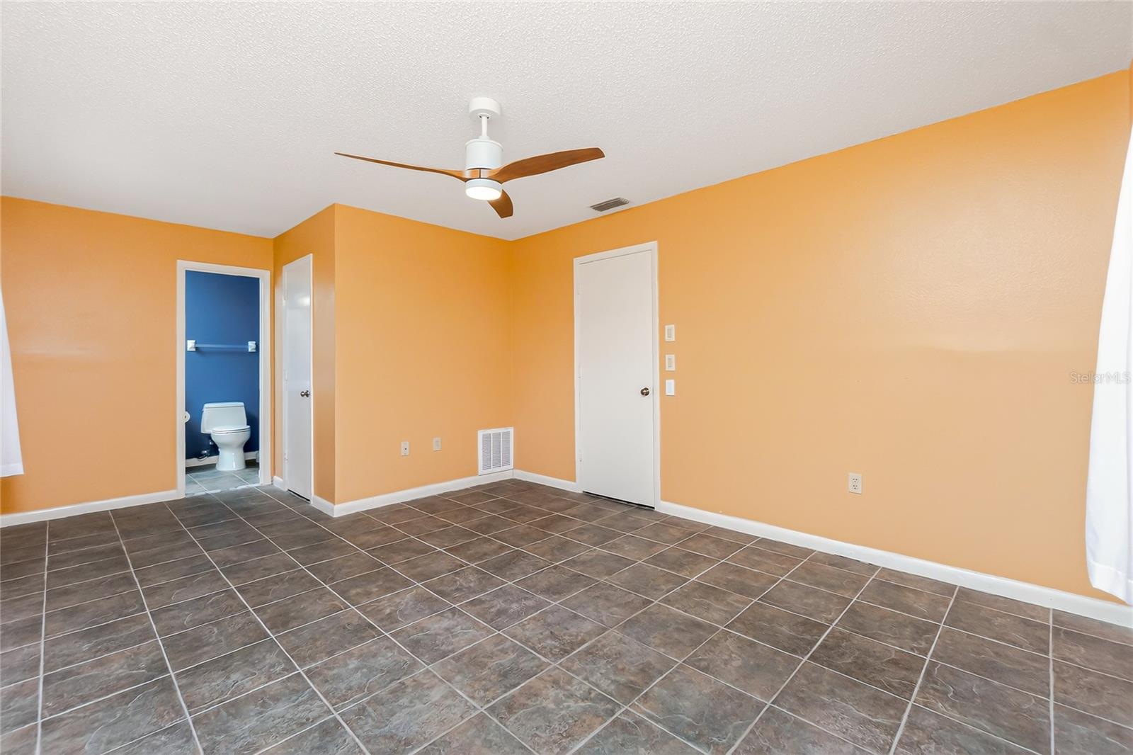 Image 24 of 43 For 9406 Prospect Avenue
