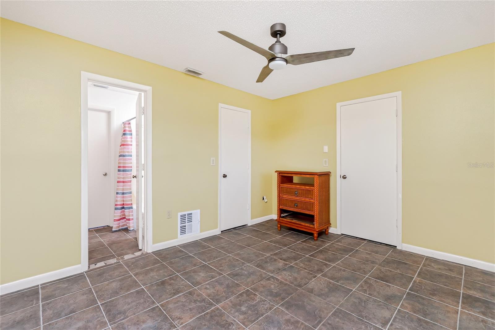 Image 30 of 43 For 9406 Prospect Avenue