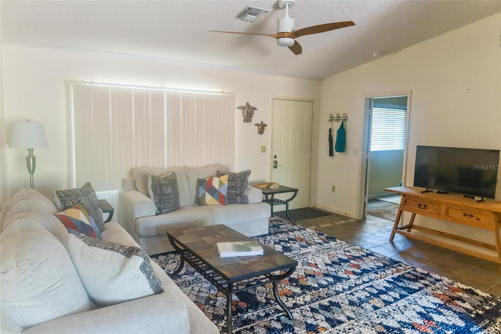 Image 4 of 43 For 9406 Prospect Avenue