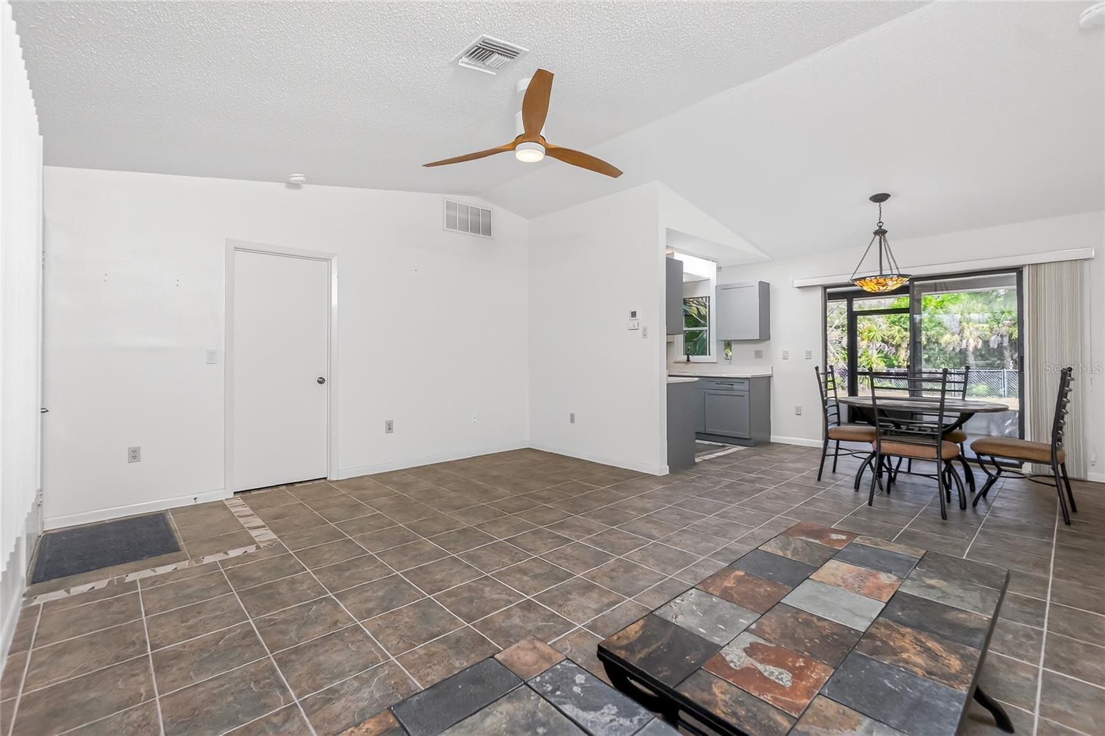 Image 8 of 43 For 9406 Prospect Avenue