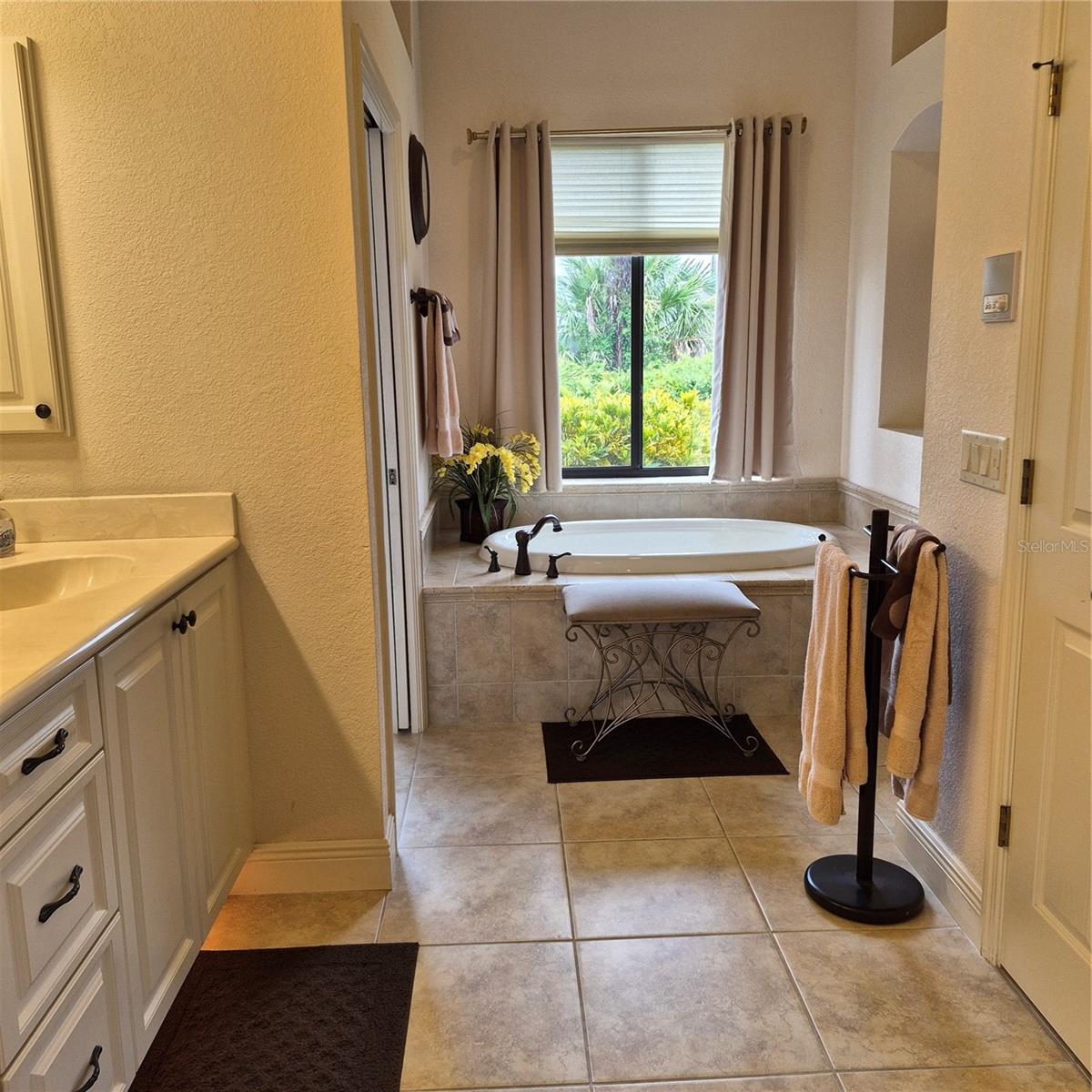 Image 48 of 87 For 19 Medalist Way