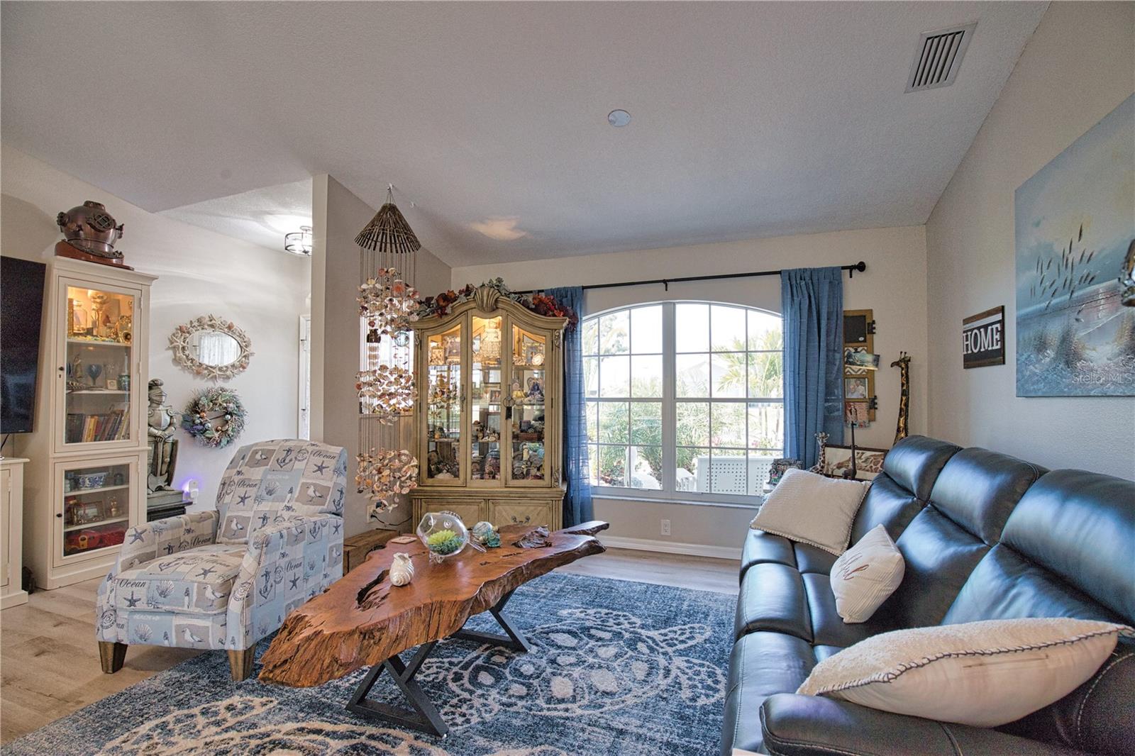 Image 20 of 99 For 22 Medalist Court