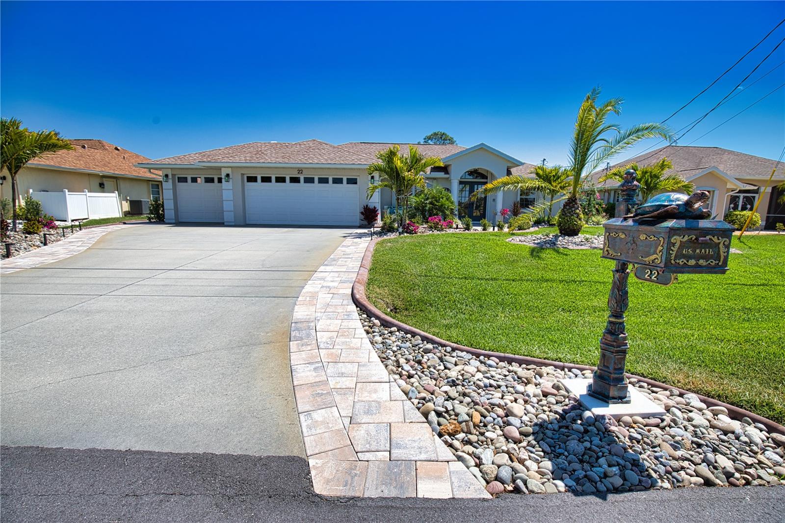 Image 4 of 99 For 22 Medalist Court