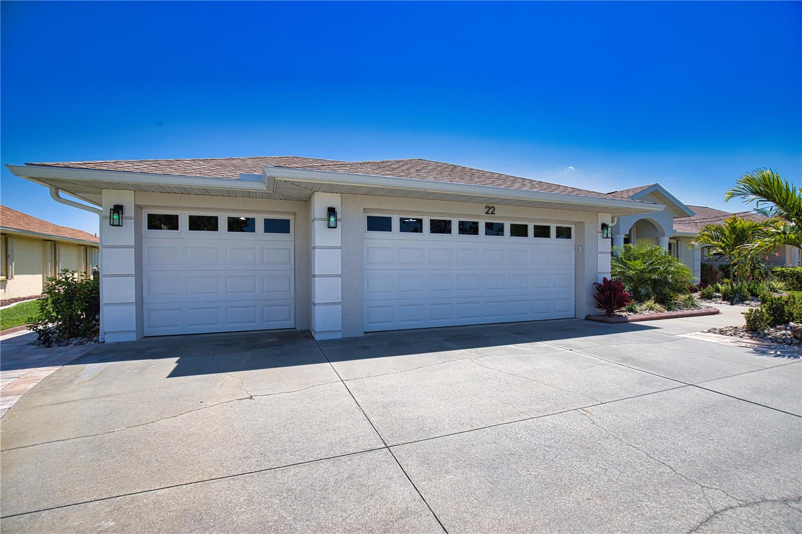 Image 7 of 99 For 22 Medalist Court