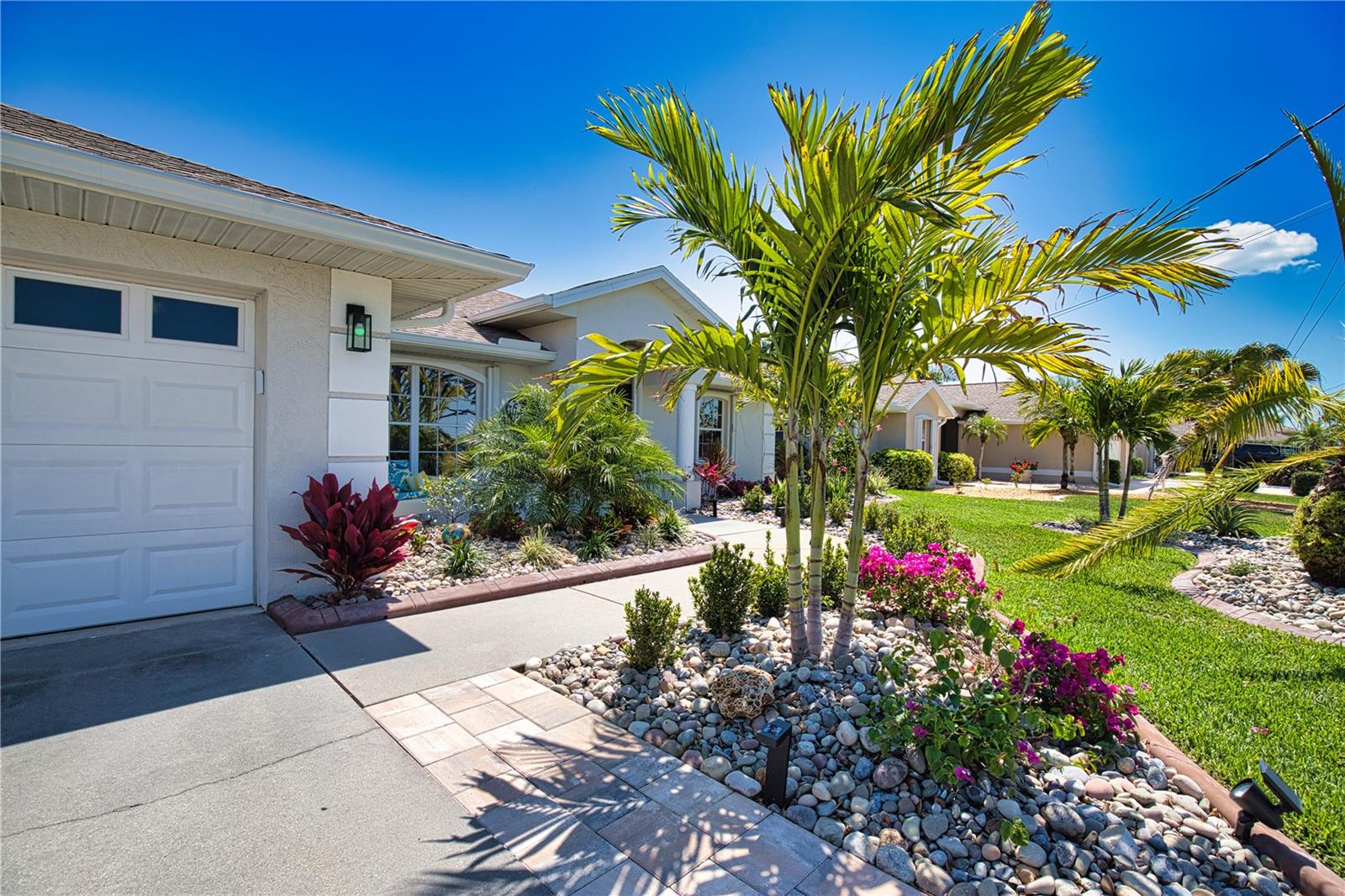 Image 8 of 99 For 22 Medalist Court