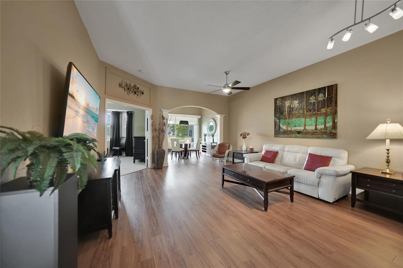 Image 9 of 47 For 2037 Lynx Run