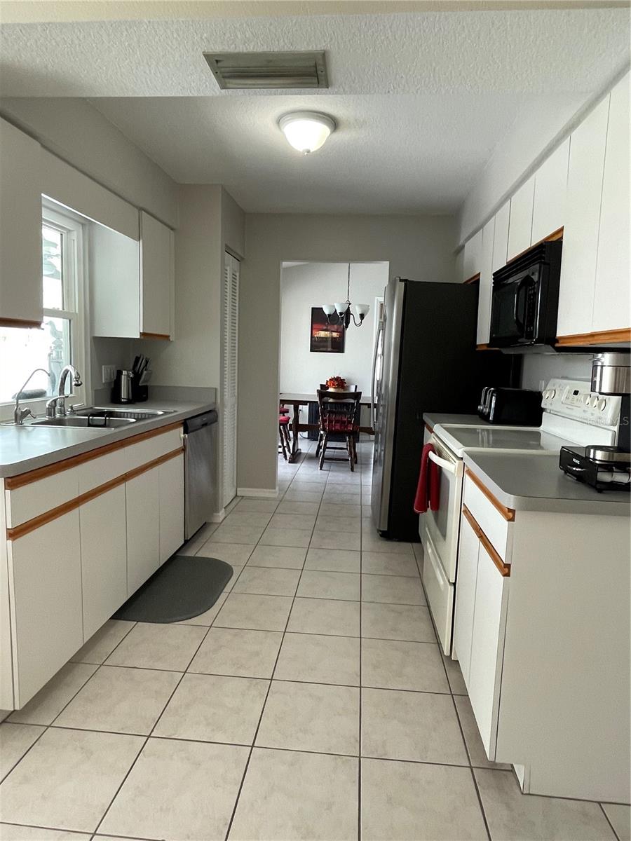 Image 5 of 19 For 9532 Galaxie Circle