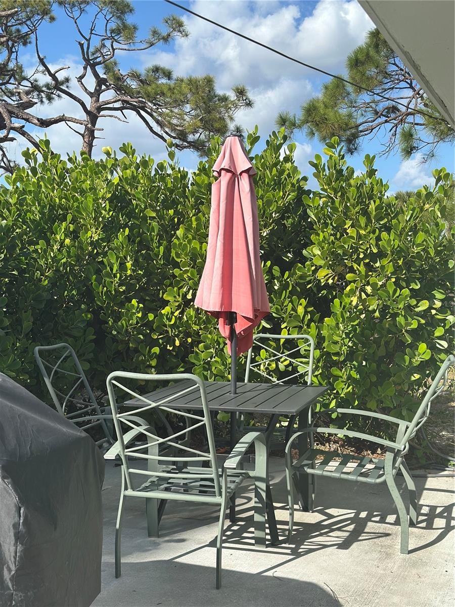 Image 28 of 30 For 50 Euclid Avenue