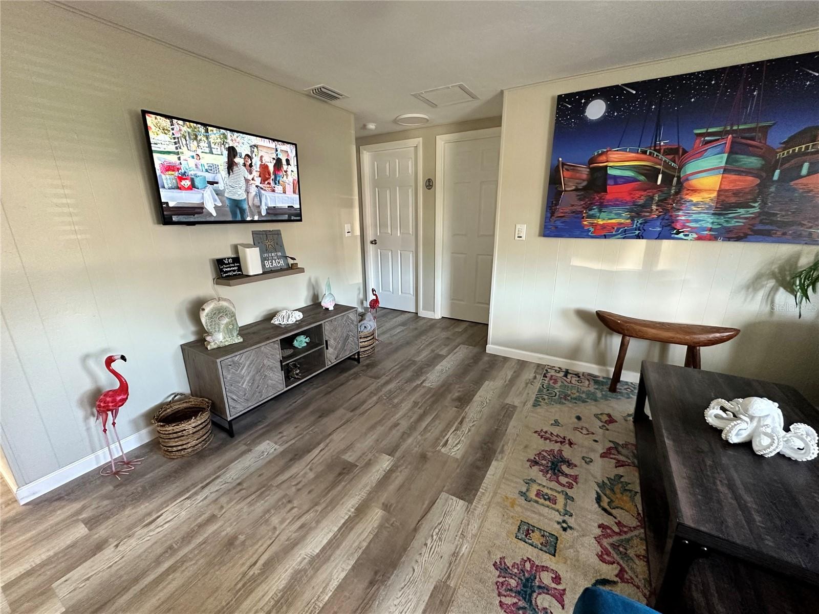 Image 6 of 30 For 50 Euclid Avenue