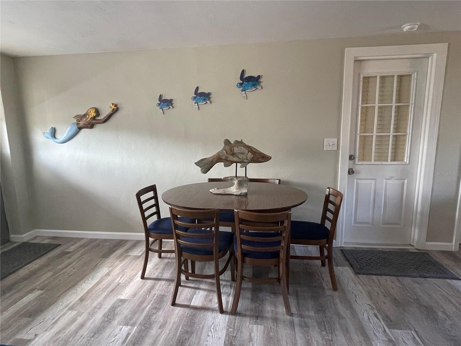 Image 7 of 30 For 50 Euclid Avenue