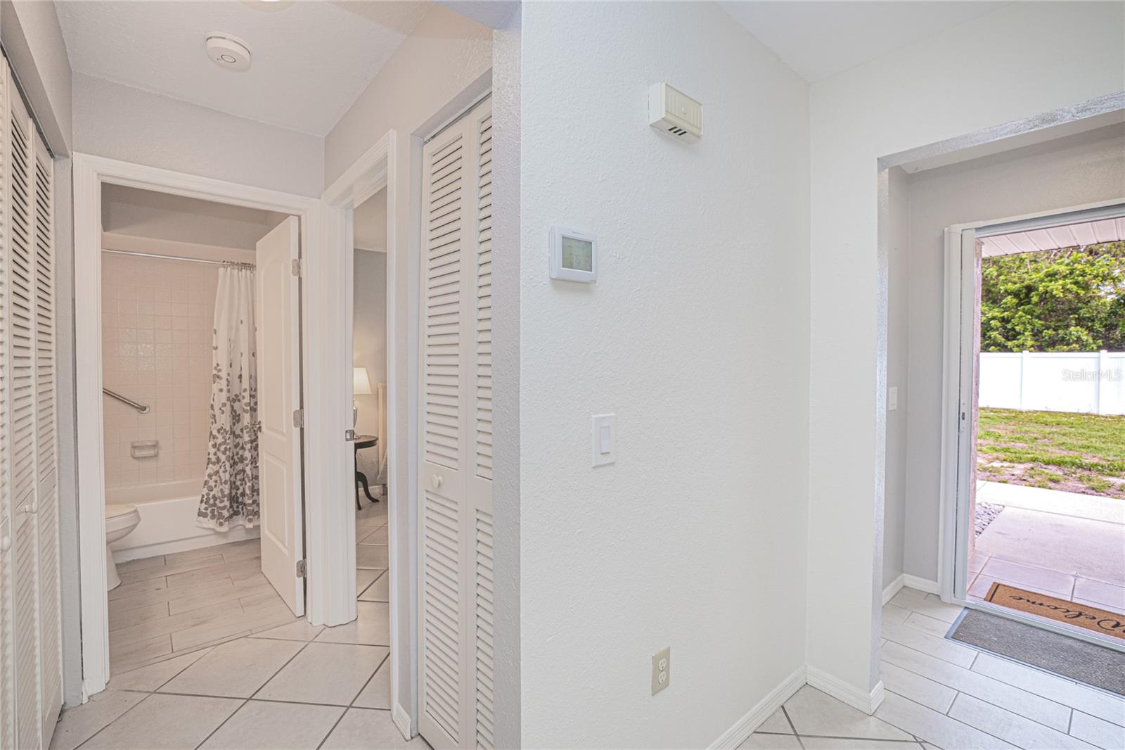 Image 13 of 33 For 24540 Harborview Road D3