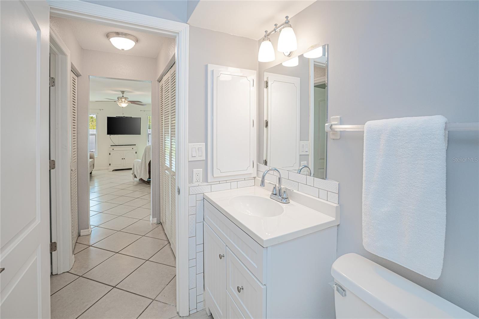 Image 15 of 33 For 24540 Harborview Road D3