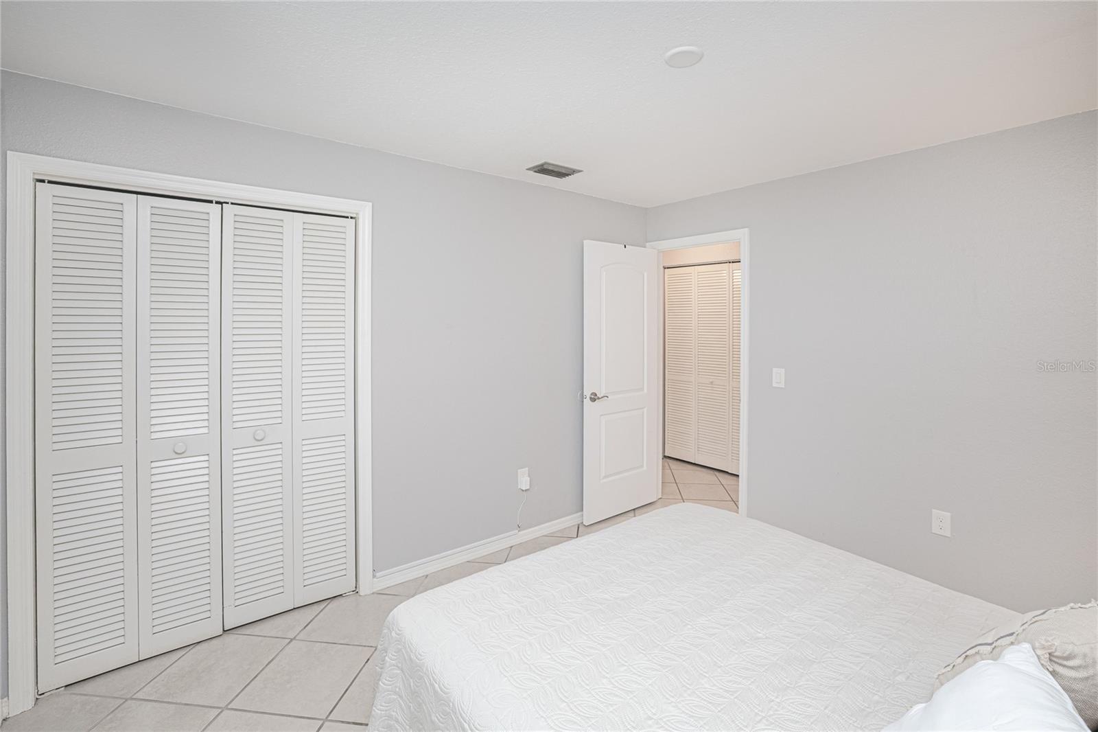 Image 18 of 33 For 24540 Harborview Road D3