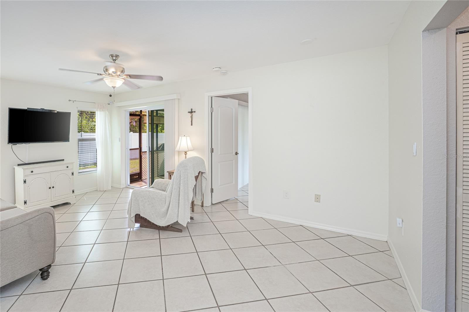 Image 3 of 33 For 24540 Harborview Road D3