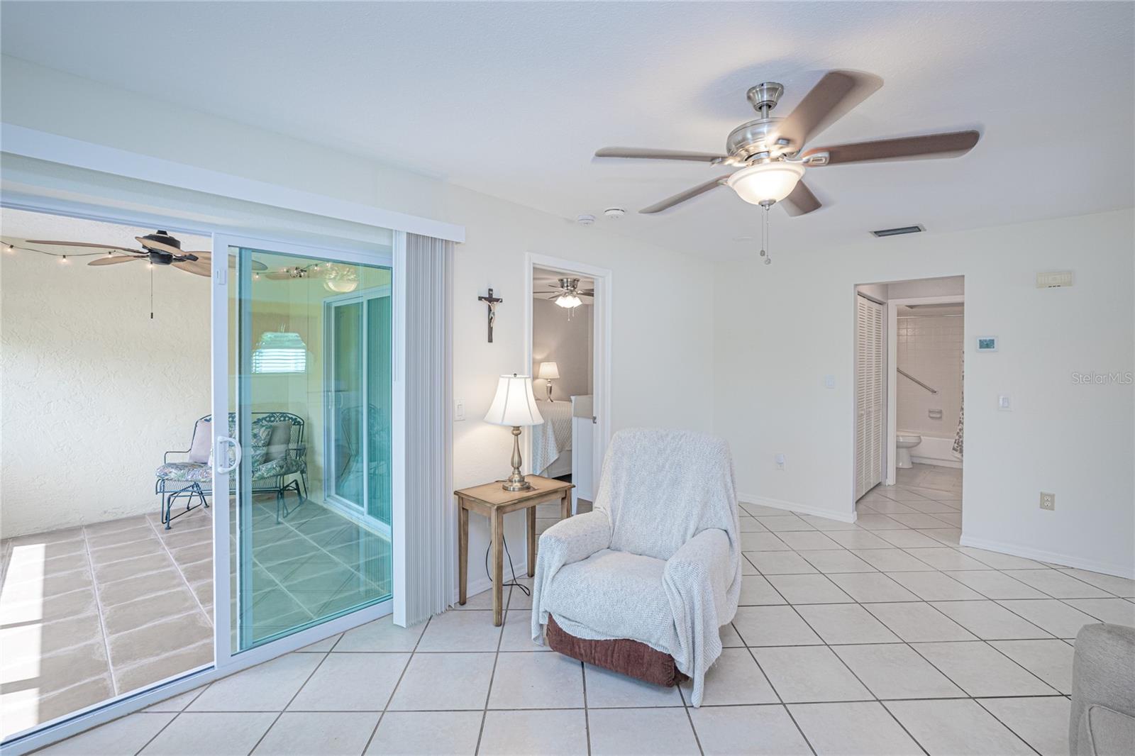 Image 5 of 33 For 24540 Harborview Road D3