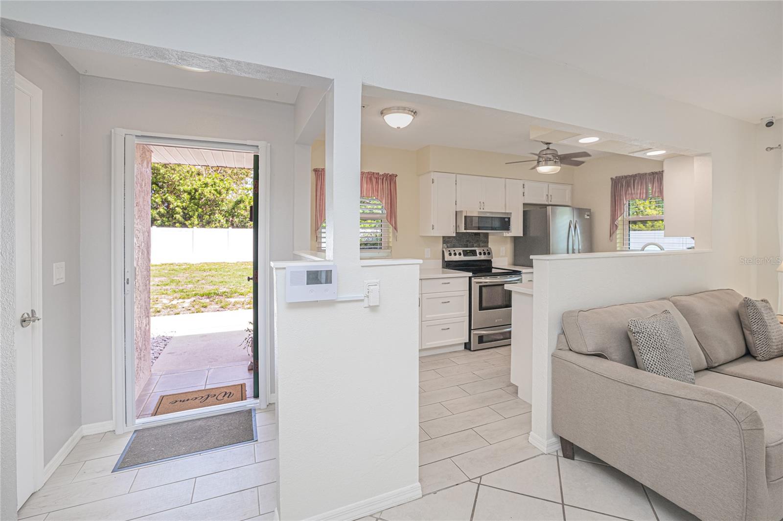 Image 7 of 33 For 24540 Harborview Road D3