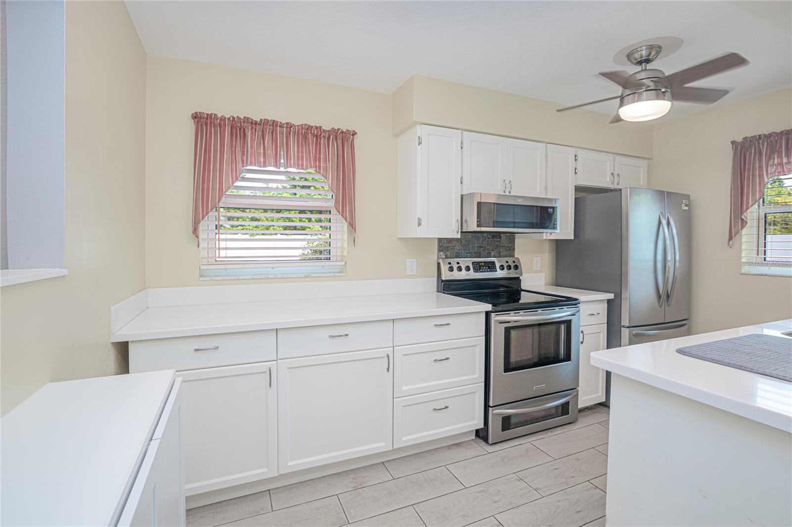 Image 8 of 33 For 24540 Harborview Road D3