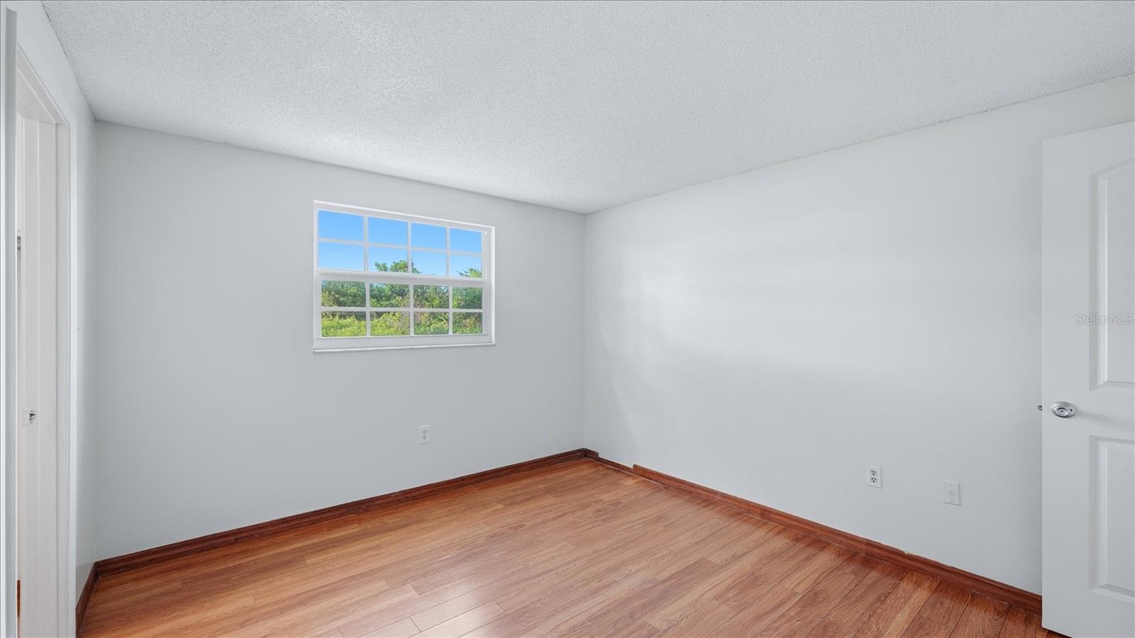 Image 12 of 29 For 3328 Beacon Drive