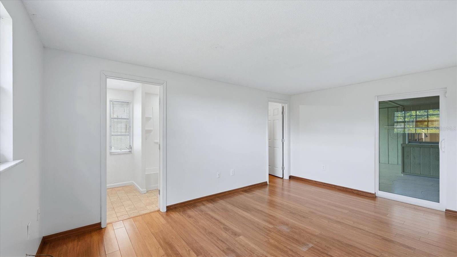 Image 15 of 29 For 3328 Beacon Drive