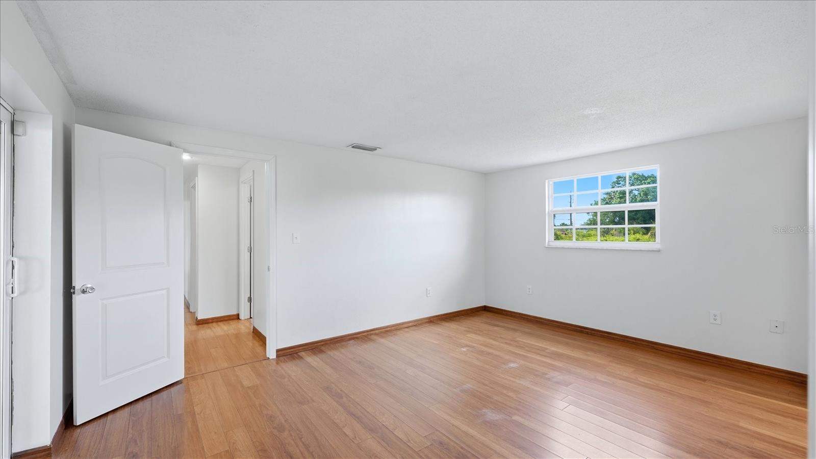 Image 16 of 29 For 3328 Beacon Drive