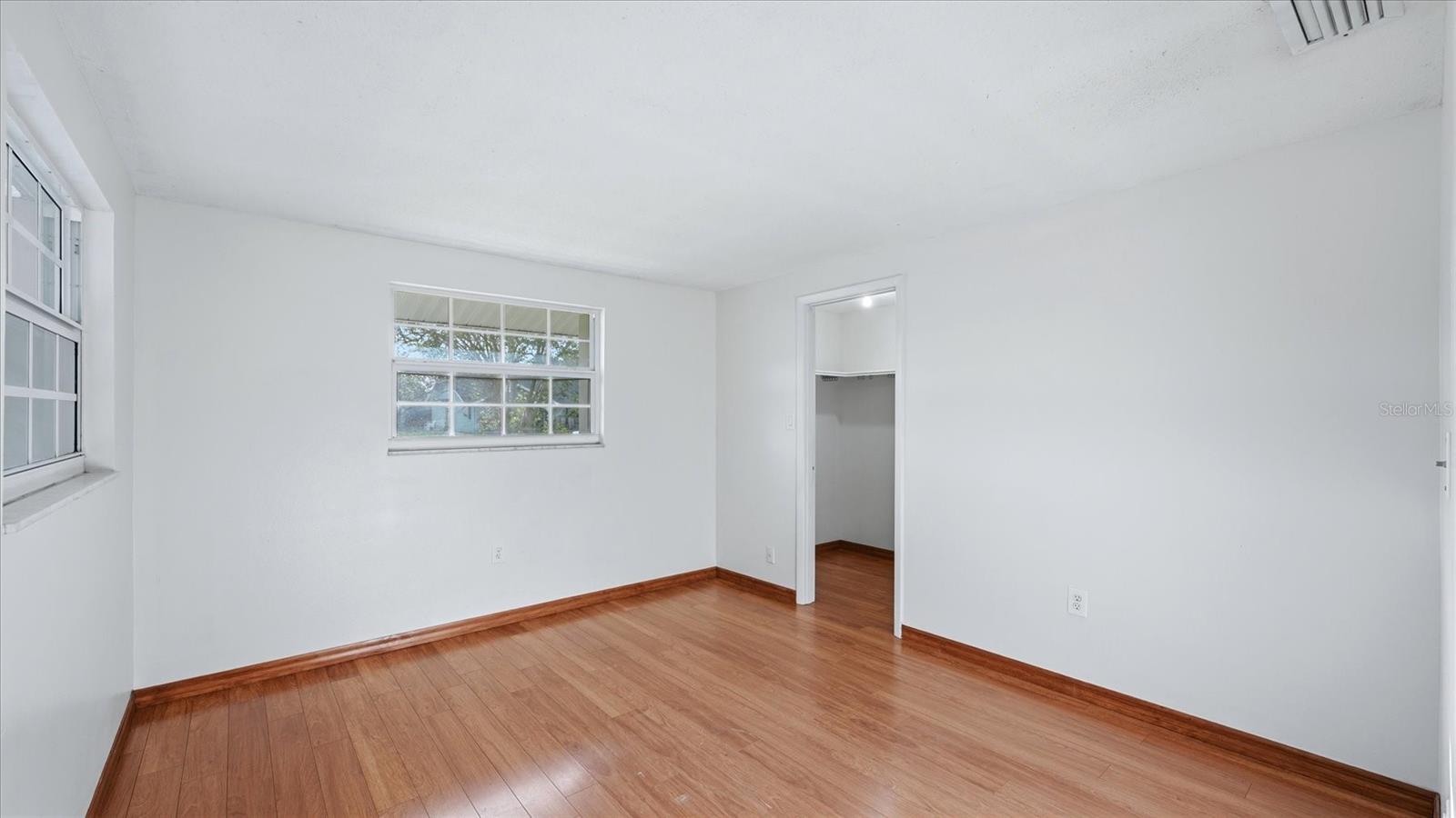 Image 18 of 29 For 3328 Beacon Drive