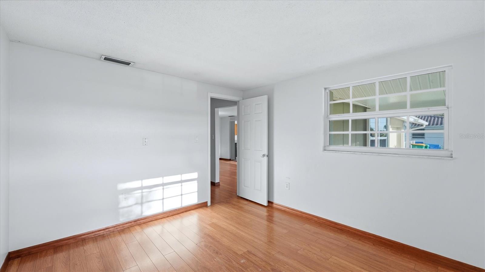 Image 20 of 29 For 3328 Beacon Drive