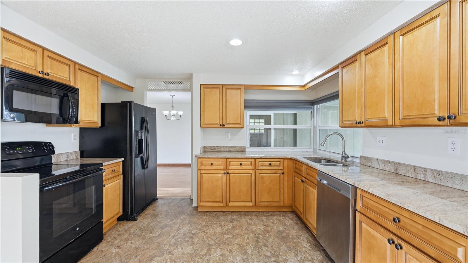 Image 9 of 29 For 3328 Beacon Drive