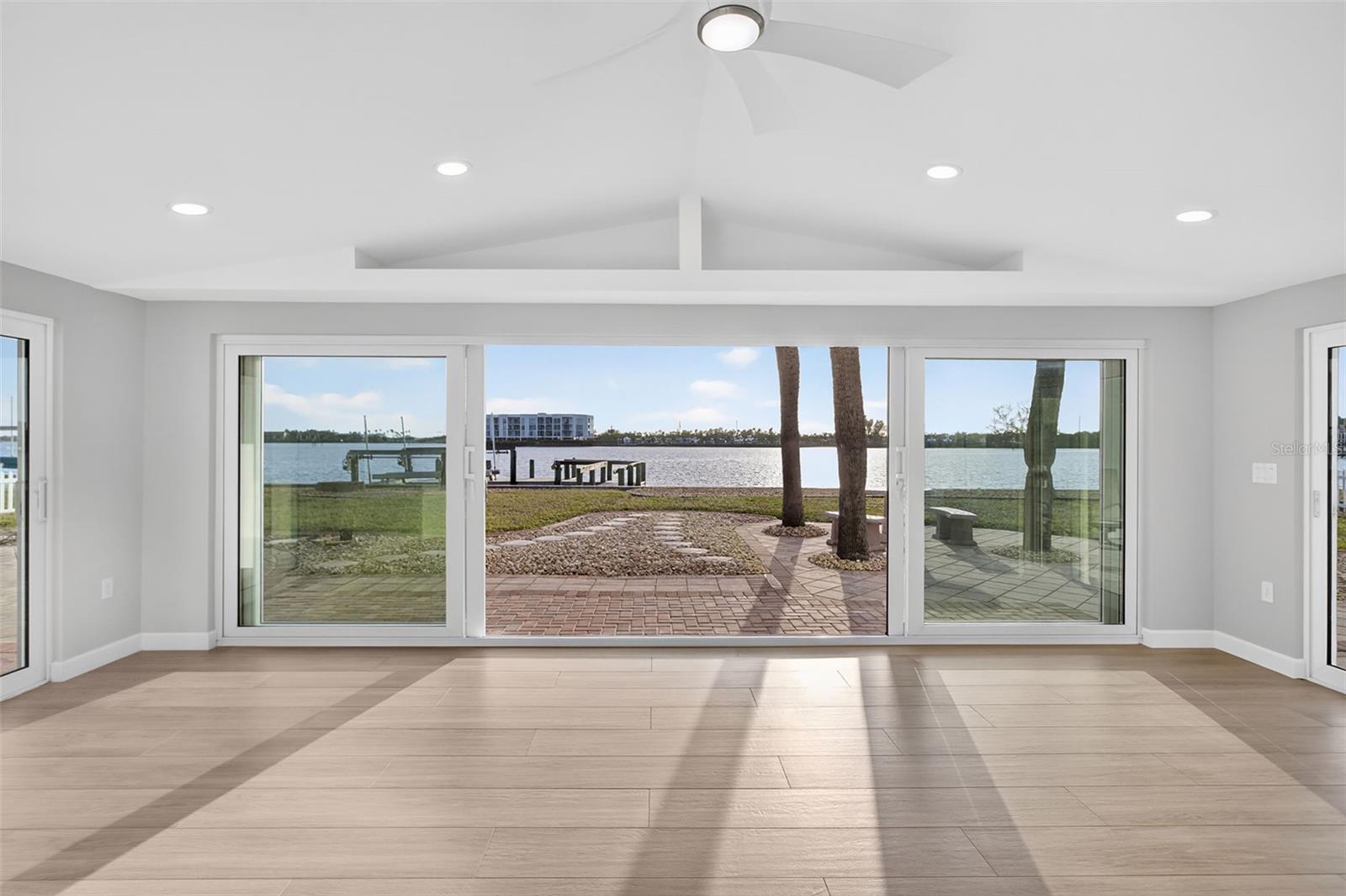 Image 11 of 70 For 1424 Lemon Bay Drive