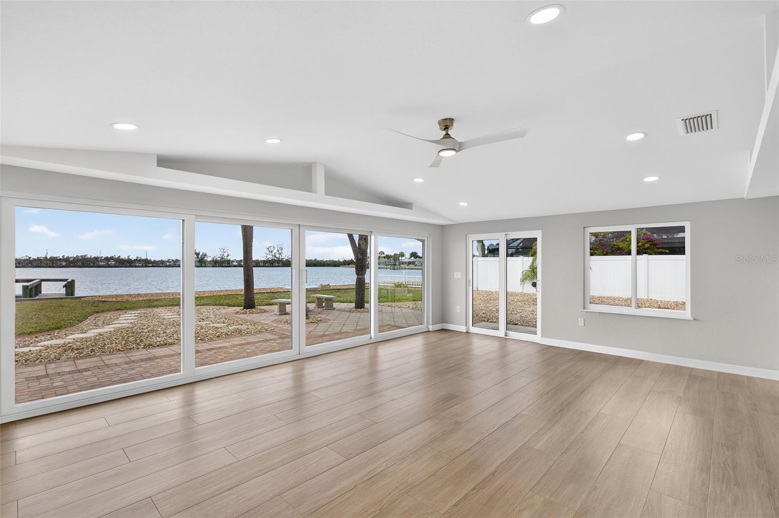 Image 12 of 70 For 1424 Lemon Bay Drive