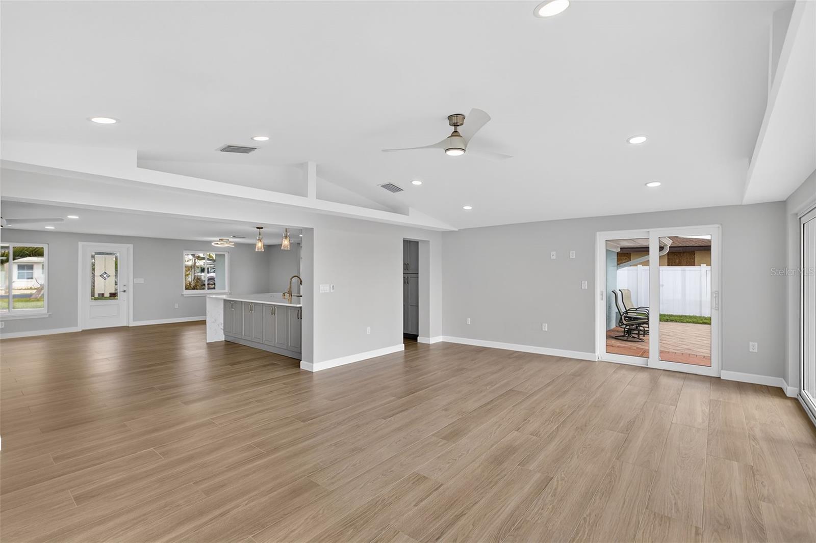 Image 13 of 70 For 1424 Lemon Bay Drive