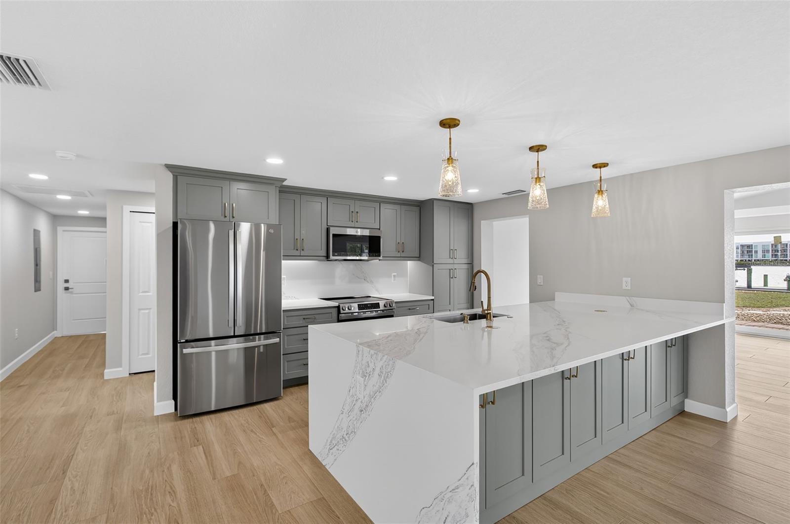 Image 14 of 70 For 1424 Lemon Bay Drive