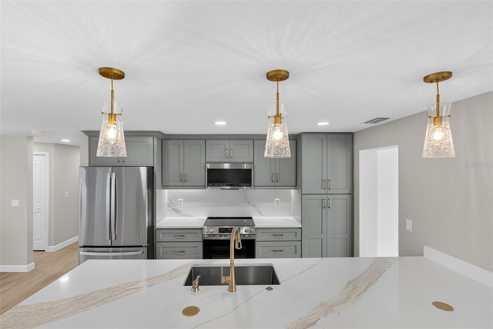 Image 16 of 70 For 1424 Lemon Bay Drive